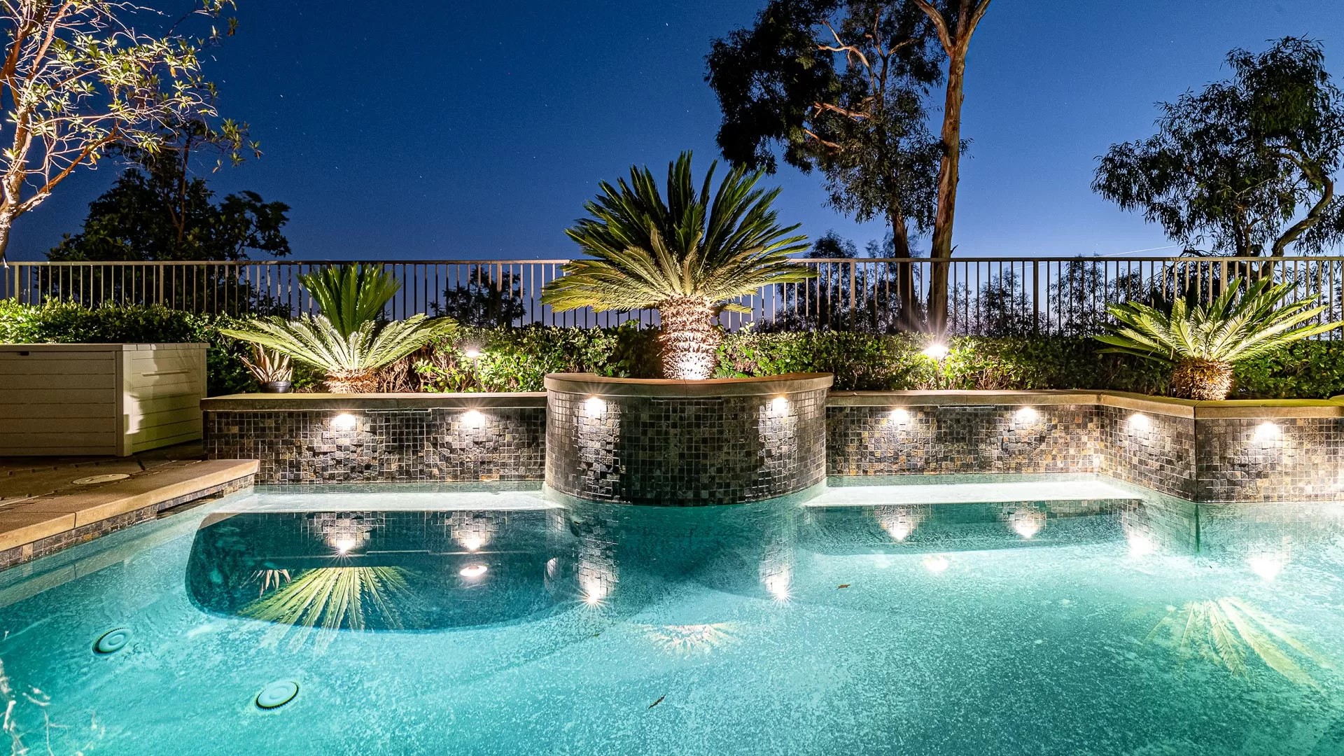 How to replace the pool lights underwater?